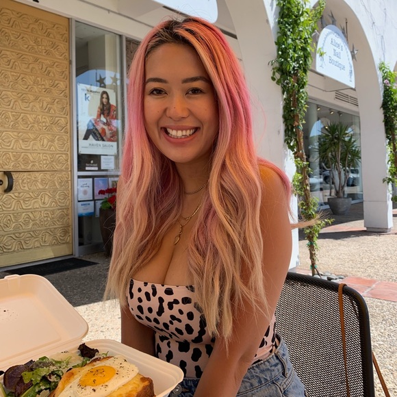 Meet your Posher, Nadia - Picture 2 of 4